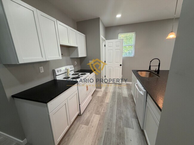 Building Photo - Renovated 3-Bedroom Near State Fairgrounds, Available NOW!