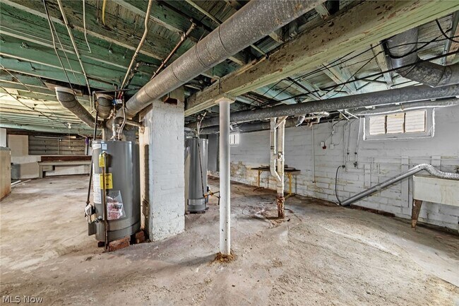 Building Photo - 1695 Glenmont Rd