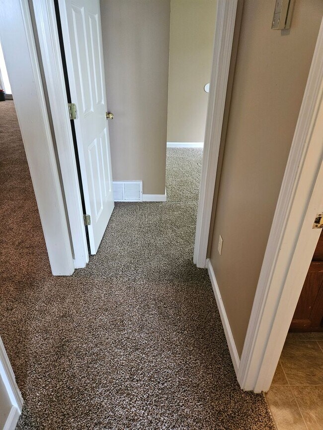 Building Photo - Under Repair