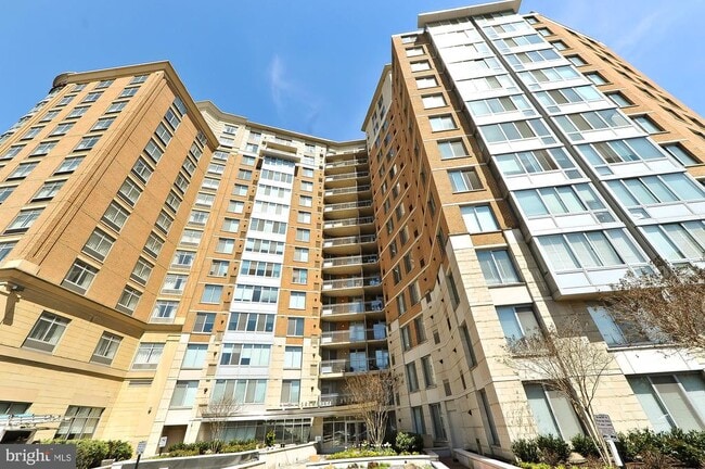 Building Photo - 555 Massachusetts Ave NW