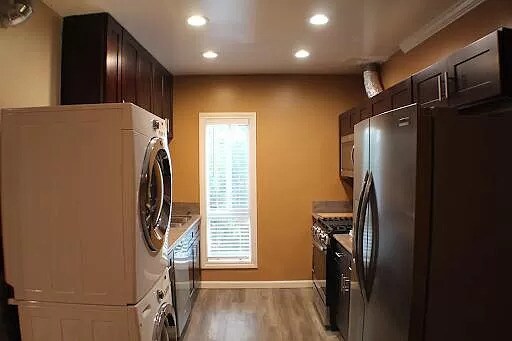 Building Photo - 1770 Vineyard Ave