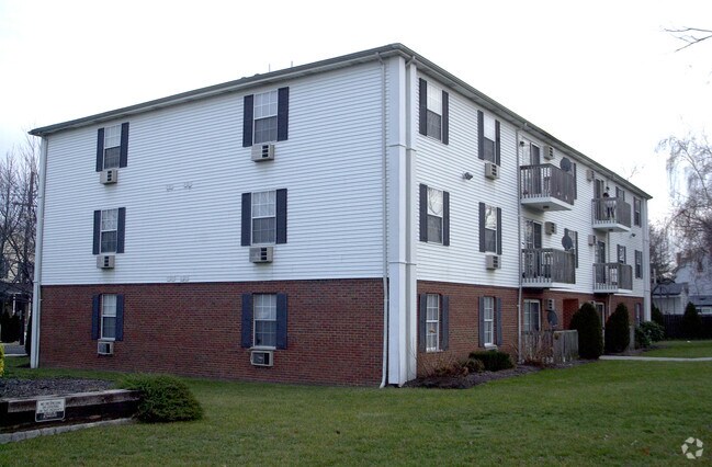 Primary Photo - Stephens Street Apartments