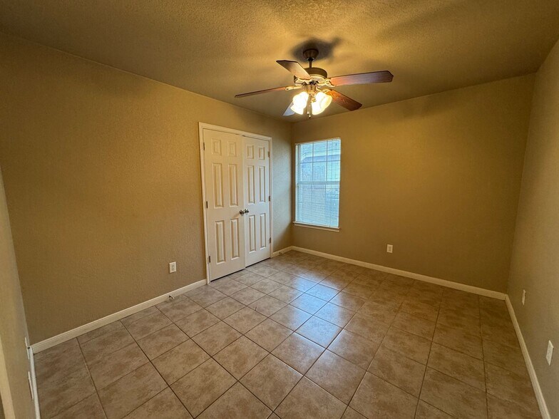 Building Photo - 1208 Powder River Dr