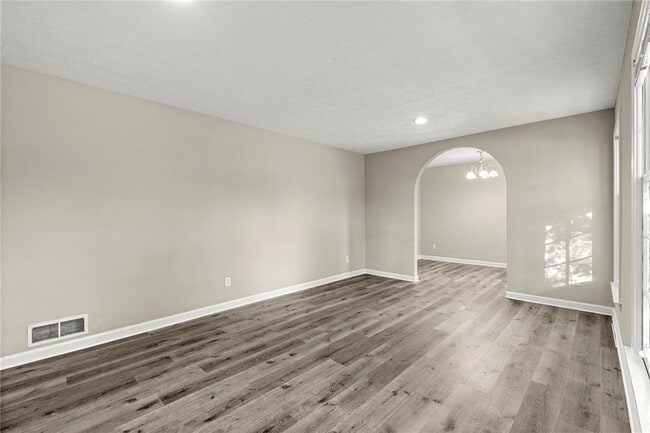 Building Photo - 410 Milton Ave