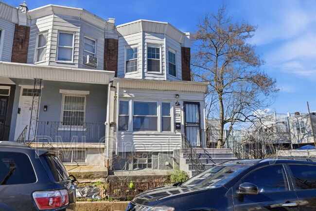 Building Photo - 1916 S Salford St