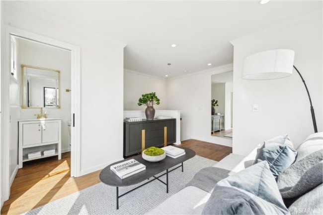 Building Photo - NOB HILL TOWNHOME FOR RENT - $13,000/mo