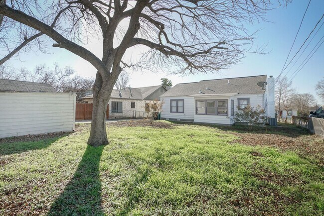 Building Photo - Charming 3-Bedroom Home for Rent in Jefferson Terrace!