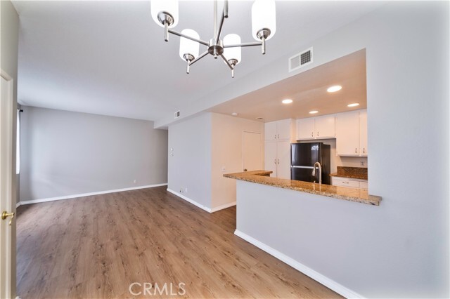 Building Photo - 351 Huntington