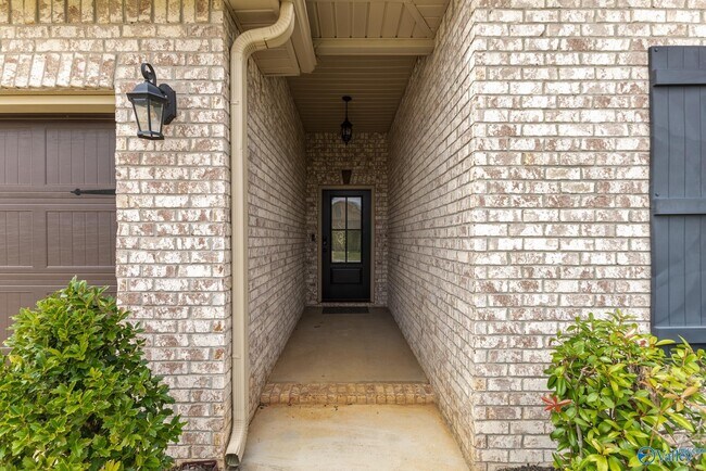 Building Photo - 122 Princewater Dr