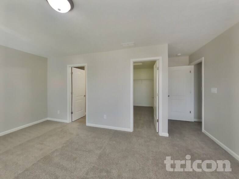 Building Photo - 6250 Emerald Field Way