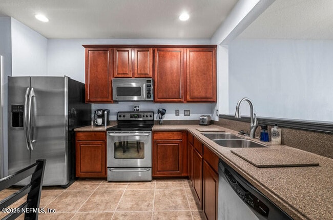 Building Photo - 4265 Highwood Dr