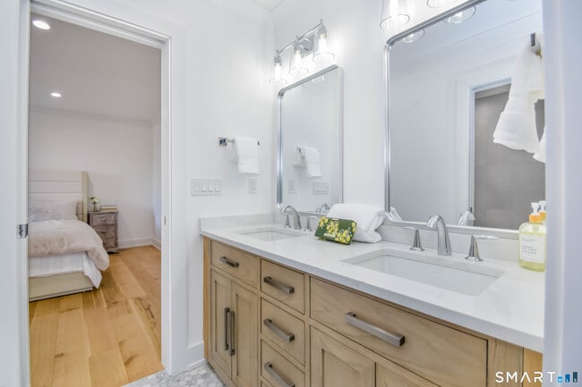 Building Photo - 345 Reef Rd