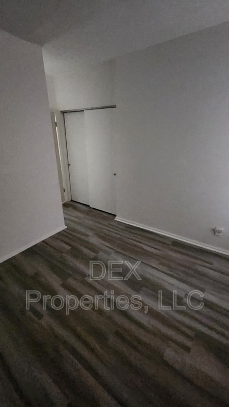 Building Photo - 1320 Academy Ave
