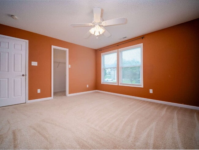 Building Photo - 910 Torsion Lane