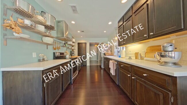 Building Photo - 410 Spanish Moss Trail