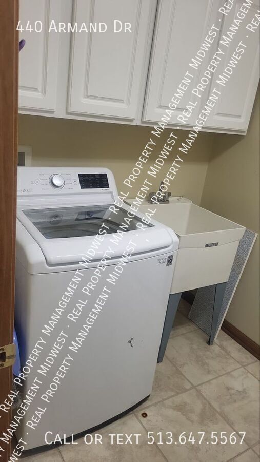 Building Photo - 440 Armand Dr