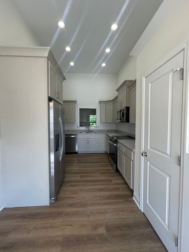 Building Photo - Ooltewah Rental 3 Bedrooms + Full Finished Basement