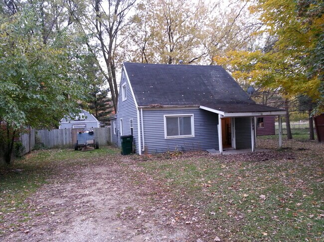 Primary Photo - 2709 Midwood St
