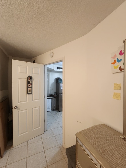 Building Photo - 7909 NW 40th St