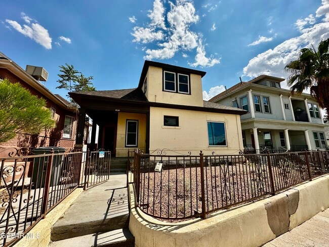 Primary Photo - 618 Stewart Ct