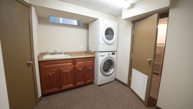 Building Photo - 4841 Lamb Dr