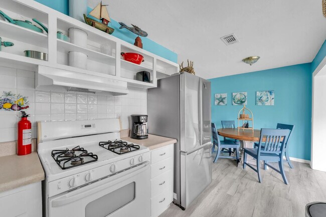 Building Photo - 4 Adkinson Dr