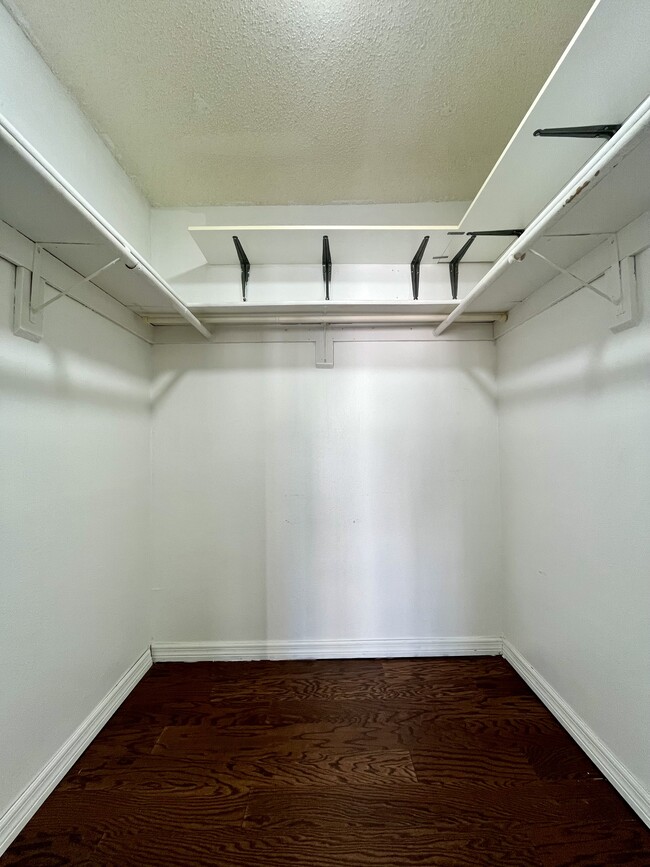 Building Photo - 3527 NE 168th St