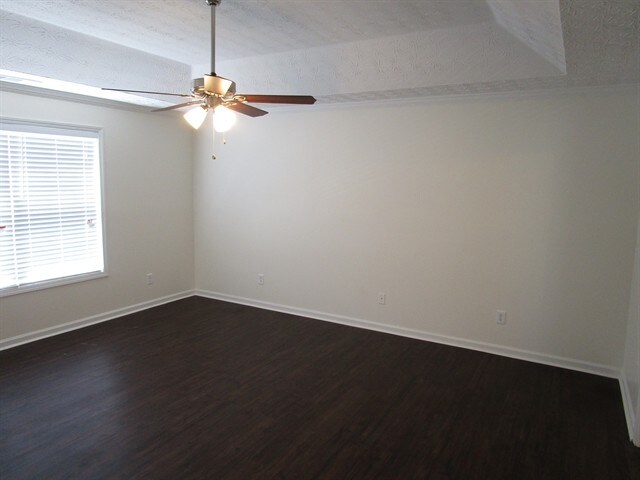 Building Photo - 2433 Green Hollow Ct