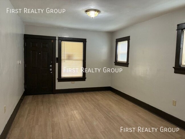 Building Photo - 3216 Hoover Ave