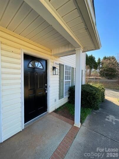 Building Photo - 610 Piper Ct
