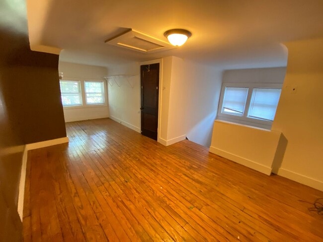 Building Photo - Single Family Central Campus OSU!