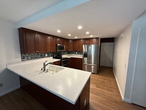 Building Photo - Two-Story 3 Bed, 3 Bath with Bonus Room in...