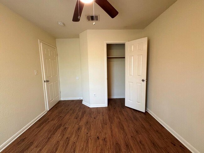 Building Photo - 7309 Ritchie Dr