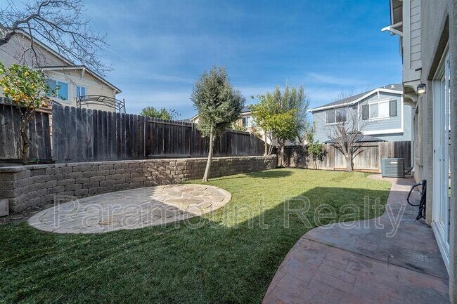 Building Photo - 4319 Roxbury Dr