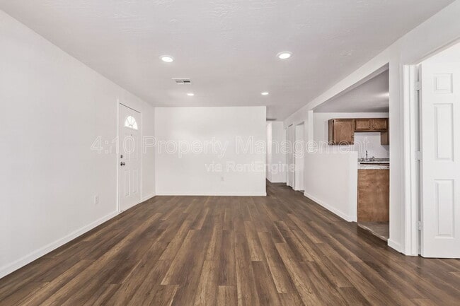 Building Photo - 1117 N 13th St