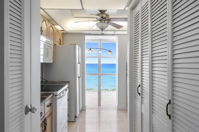 Building Photo - 3200 S Ocean Blvd