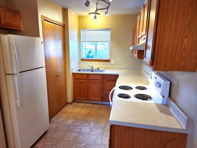 Building Photo - 3015 Illinois Ave