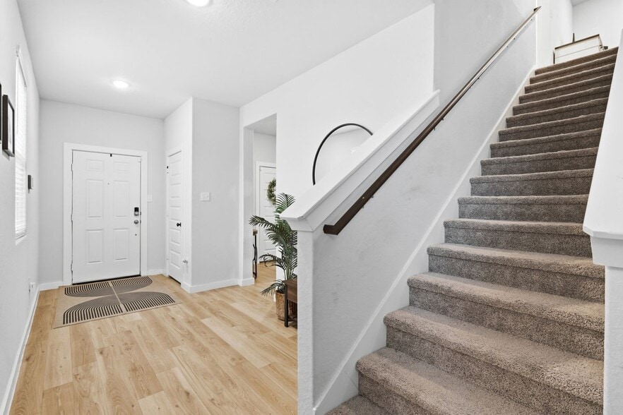 Building Photo - 3523 Rancho Grande