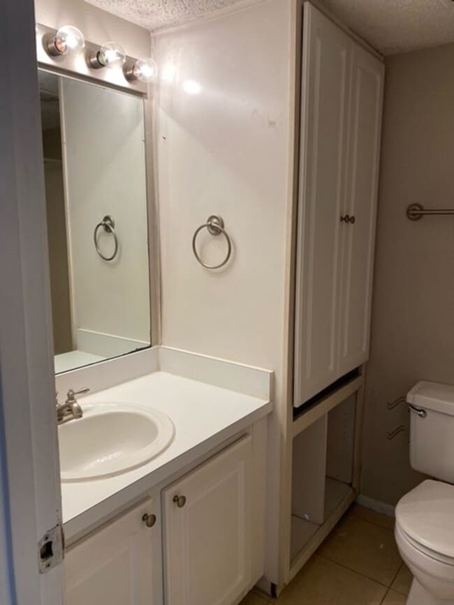 Building Photo - Charming 1-Bedroom Condo in Altamonte Spri...