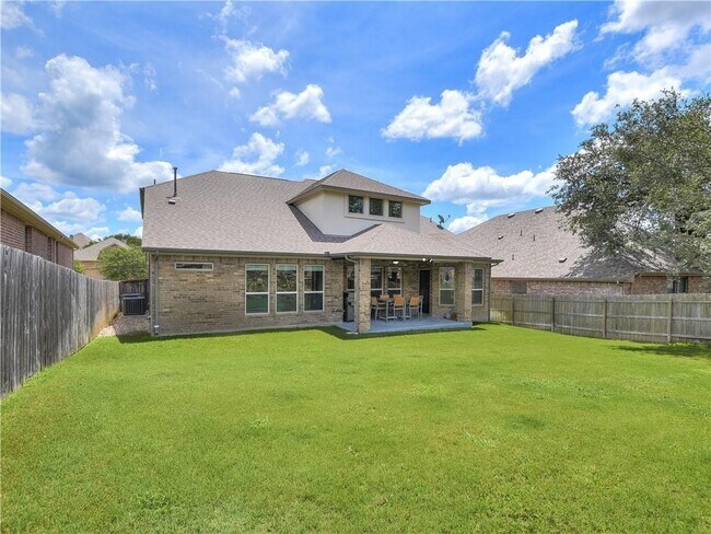 Building Photo - 137 Nantucket Cir