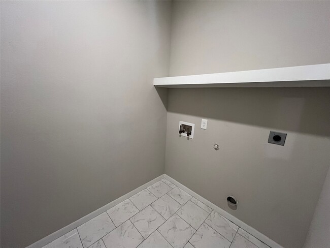 Building Photo - 2717 Ginger Ct