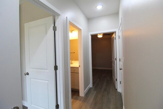 Building Photo - 101 WILLOWSTONE Ct