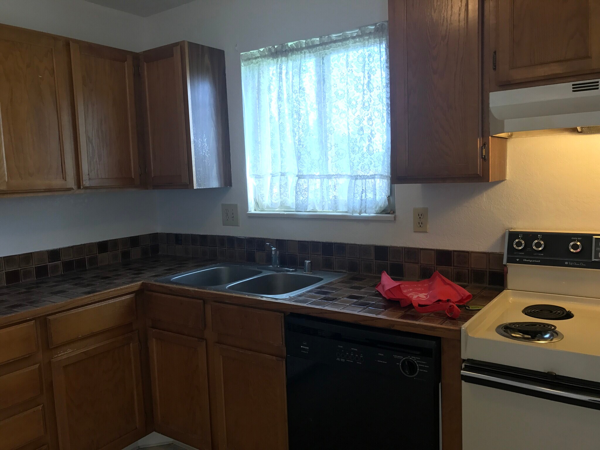 Building Photo - 916 44th Ave Ct