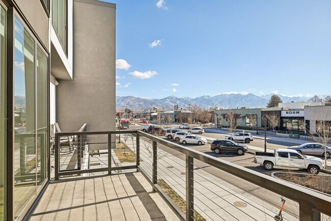 Building Photo - 2BR/2.5BA Condo in Central Ninth | Mountain Views, Solar & Walk to Everything
