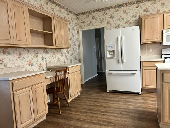 Building Photo - 5706 Quail Crown