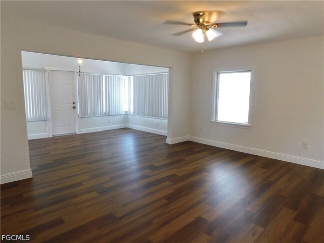 Building Photo - 287 Poe Ave