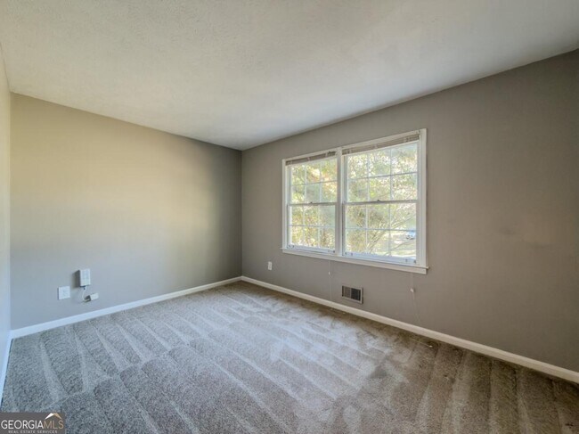 Building Photo - 518 Barbashela Cir