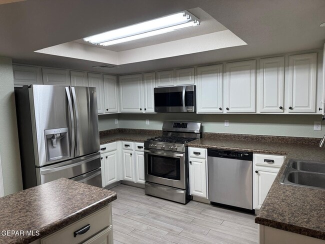Building Photo - 398 Bentridge Drive