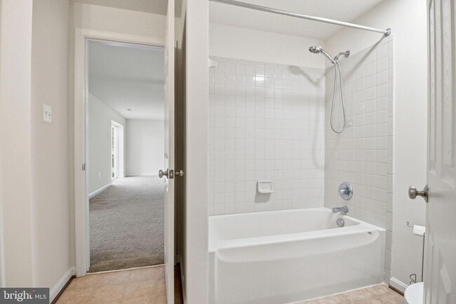 Building Photo - 950 Grouse Pointe Dr