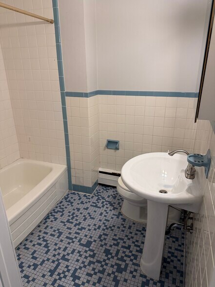 Building Photo - 126 4th Ave